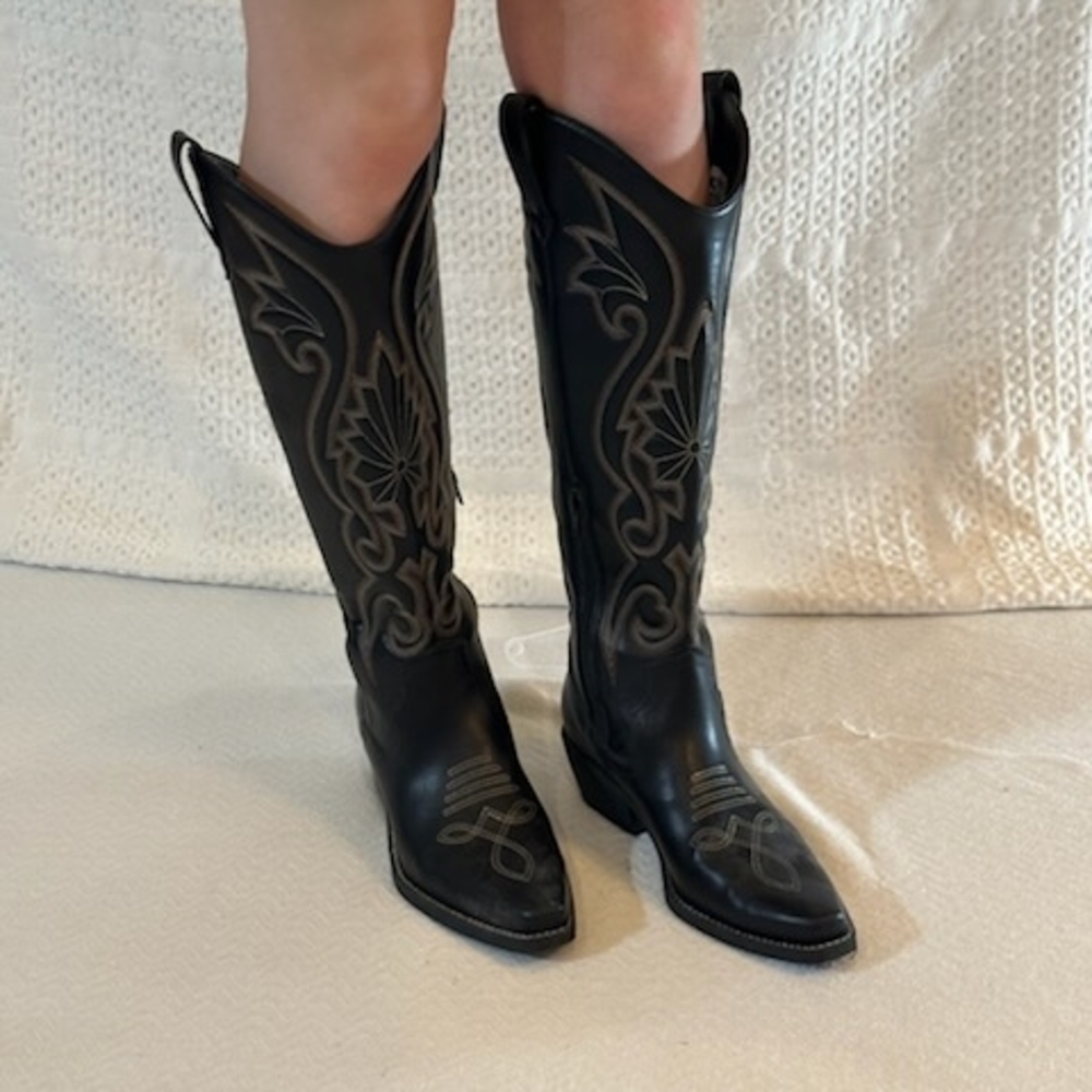 Black Western Embroidered Cowboy Boots